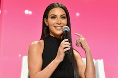 Kim Kardashian Potong Rambut 2 Kali dalam Sehari