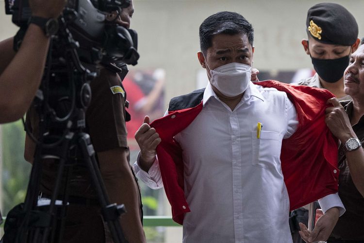 Terdakwa perintagan penyidikan pada kasus pembunuhan Brigadir Yosua Hutabarat, Arif Rachman Arifin tiba untuk menjalani sidang lanjutan di Pengadilan Negeri Jakarta Selatan, Jakarta, Jumat (3/2/2023). Sidang tersebut beragendakan pledoi atau pembacaan nota pembelaan dari terdakwa dan kuasa hukumnya.