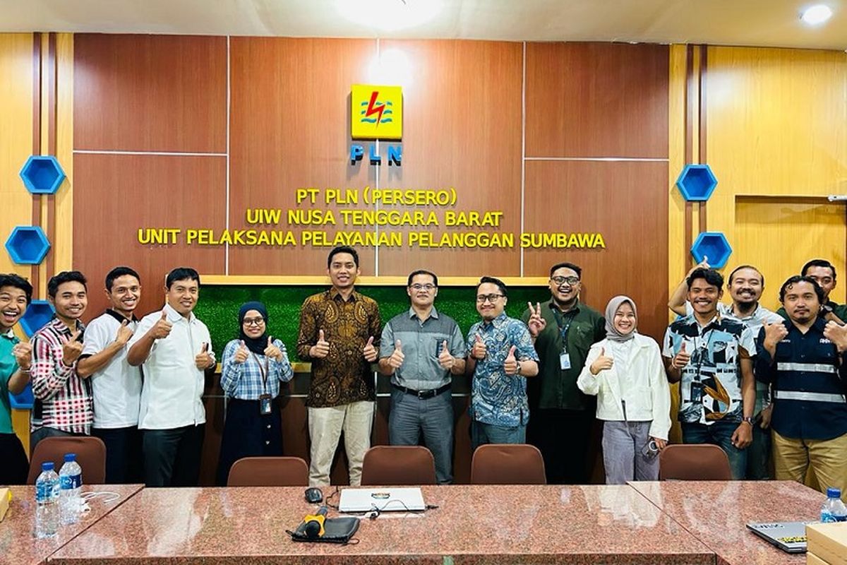 Peserta dan pemateri yang ada pada workshop digital marketing di PLN UP3 Sumbawa. 