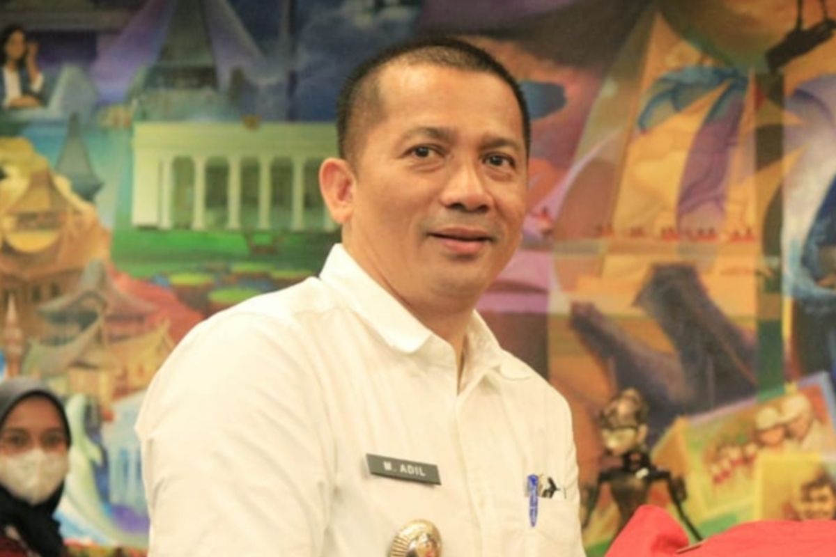 Bupati Kepulauan Meranti, Muhammad Adil.