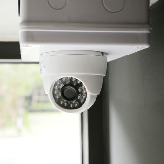 Ilustrasi CCTV, kamera CCTV di rumah. 