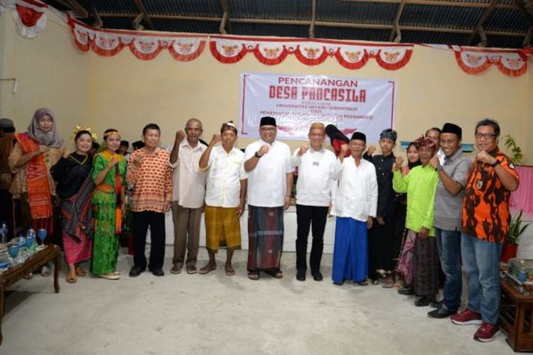 Universitas Negeri Gorontalo bersama Pemerintah Kabupaten Pohuwato  mencanangkan Banuroja menjadi Desa Pancasila pada Kamis, 16 Januari 2019.