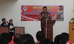 Gubernur Olly Puji Kebersamaan Jemaat GMIM Yarden Manado
