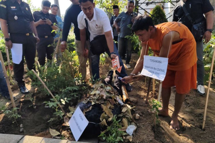Rekonstruksi Pembunuhan Pelajar SMKN di Pasuruan, Pelaku Pukul Korban 11 Kali