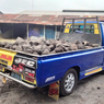 Pikap Tua Mitsubishi L300 Jadi Andalan Pengusaha Material