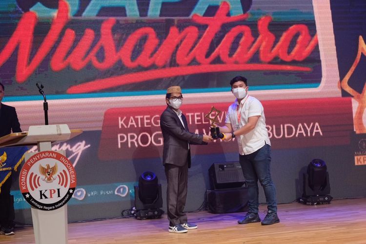 KompasTV berhasil meraih empat gelar penghargaan dari ajang Anugerah Komisi Penyiaran Indonesia (KPI) 2020 bertema ?Semangat Kreativitas di Tengah Wabah? yang diumumkan di Perpustakaan Nasional, Jakarta, Kamis, (10/12/20).