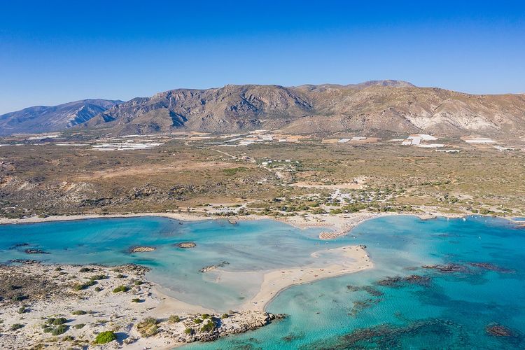 Ilustrasi Pantai Elafonisi di Crete (Kreta), Yunani. Ilmuwan lakukan studi untuk mengungkap sejarah gempa terbesar di Mediterania pada 365 M, yang diduga pusat gempa berada di Kreta, salah satu pulau terbesar di Yunani.