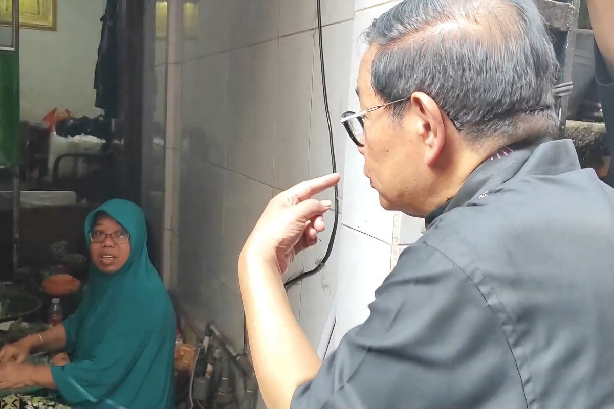 Pramono Anung Blusukan di Sunter, Ibu-ibu: Amplopnya Mana, Pak?