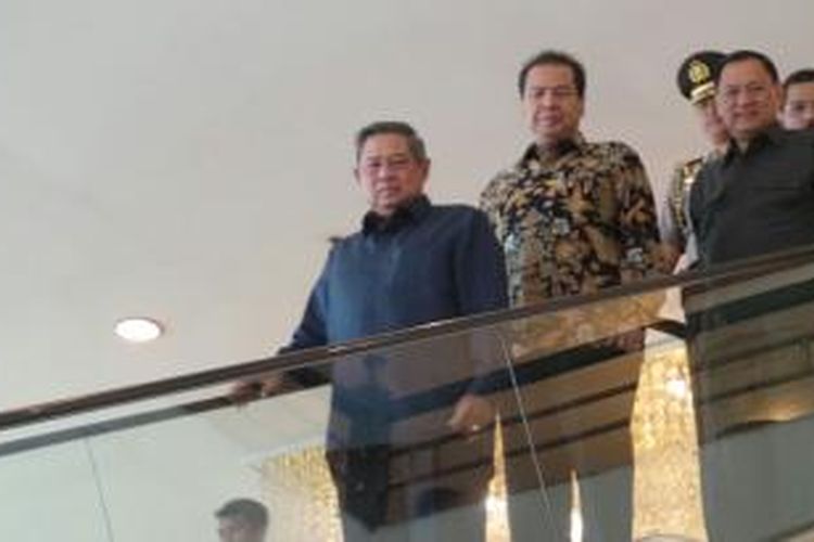 Presiden Susilo Bambang Yudhoyono saat bertolak dari Puri Agung, Hotel Sahid, Jakarta usai menghadiri Rakornas V TPID 2014, Rabu (21/5/2014).