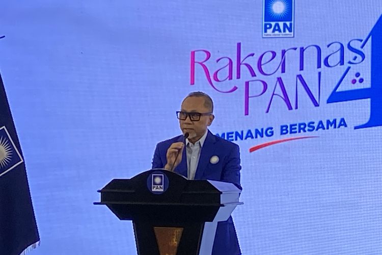 Ketua Umum Partai Amanat Nasional (PAN) Zulkifli Hasan atau Zulhas mengaku telah menyerap ilmu dari Presiden Joko Widodo (Jokowi).  Hal itu disampaikan Zulhas dalam sambutannya pada rapat kerja nasional (rakernas) PAN di Kantor DPP PAN, Jakarta Selatan, Sabtu (29/6/2024).