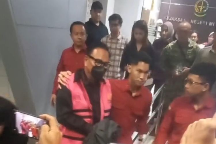 Diduga Paksa Kepala Pasar Setor Uang dan Barang, Kadis Perhubungan Minahasa Ditahan