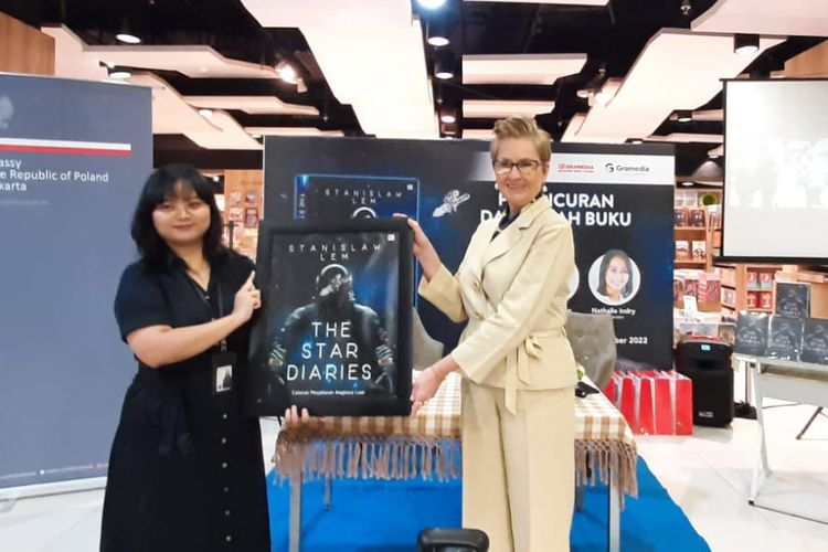 Peluncuran buku The Star Diaries oleh Gramedia Pustaka Utama (GPU) dan Duta Besar Polandia untuk Indonesia, di Gramedia Central Park, pada Rabu (30/11/2022).