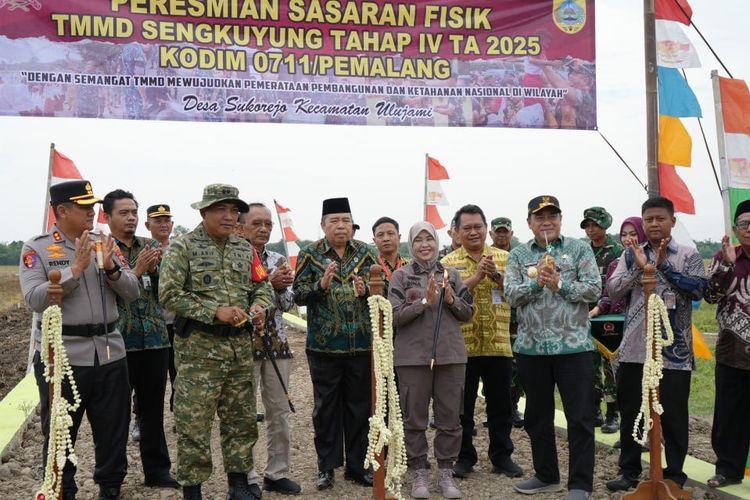Peresmian Sasaran Fisik dari Program Tentara Manunggal Membangun Desa (TMMD) Sengkuyung Tahap IV Tahun 2025 