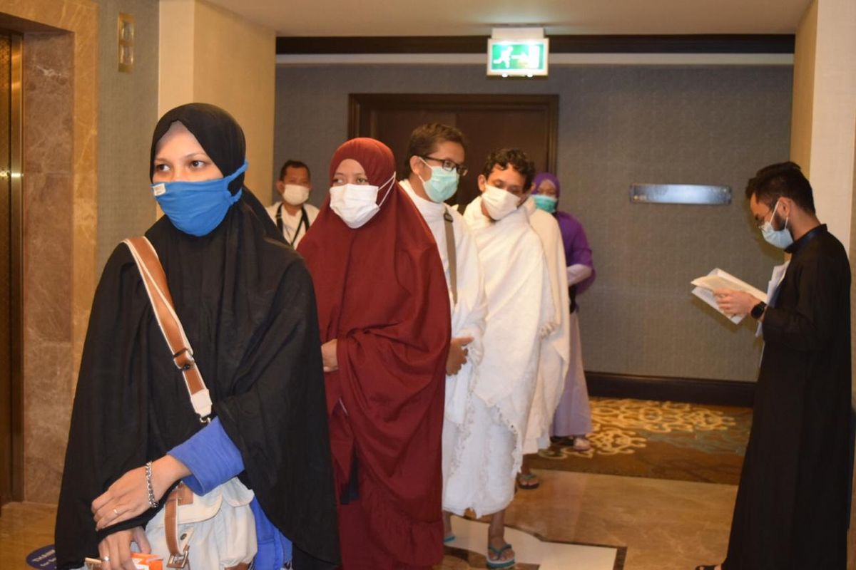 Indonesian pilgrims are waiting for their turn to undergo swab testing in a Mekkah hotel on Tuesday, November 3, 2020. 