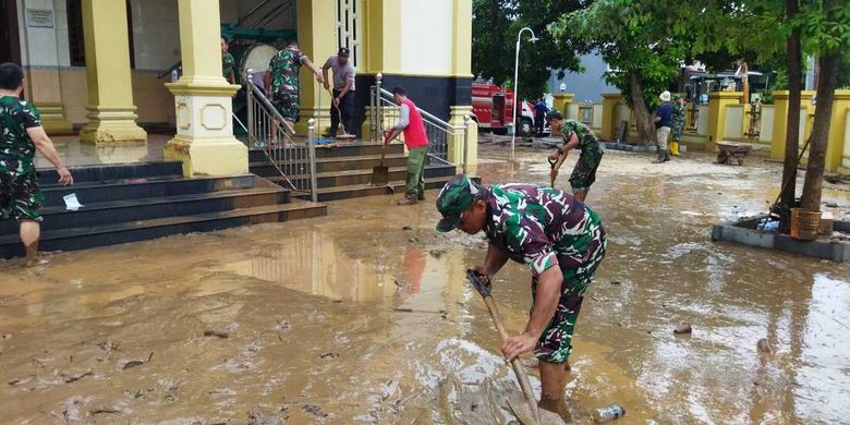 Berita Harian Banjir Bandang Ngaliyan Semarang Terbaru Hari Ini ...