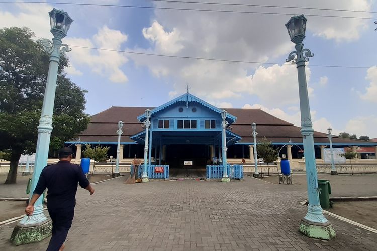 Masjid Agung Solo di Kauman, Kecamatan Pasar Kliwon, Solo, Jawa Tengah, Sabtu (2/4/2022).
