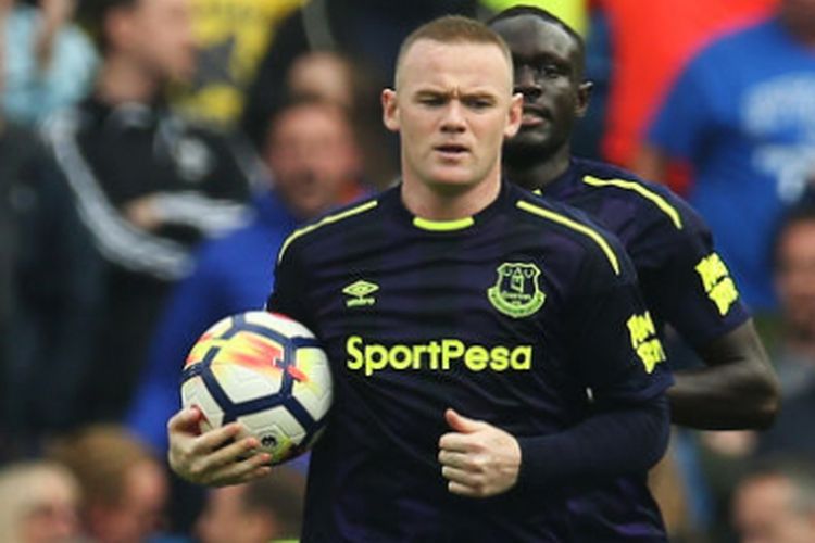 Wayne Rooney mencetak gol penyama kedudukan Everton saat bertandang ke markas Brighton & Hove Albion pada lanjutan Premier League, Minggu (15/10/2017).