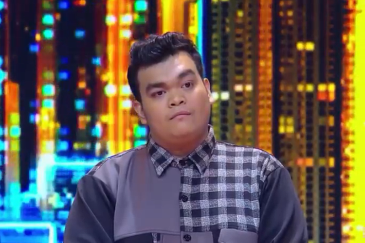 Richard Simanjuntak tampil dalam babak 11 besar Indonesian Idol X yang digelar, Senin (16/12/2019).
