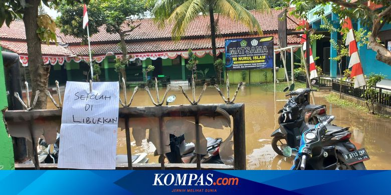 Halaman Sekolah Dasar di Grogol Terendam Banjir, Kegiatan Belajar
