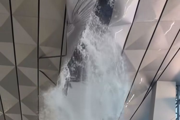 Viral VIdeo Atap Bocor di Gate 7 Terminal 3, Bandara Soetta: Petugas Langsung Lakukan Penanganan