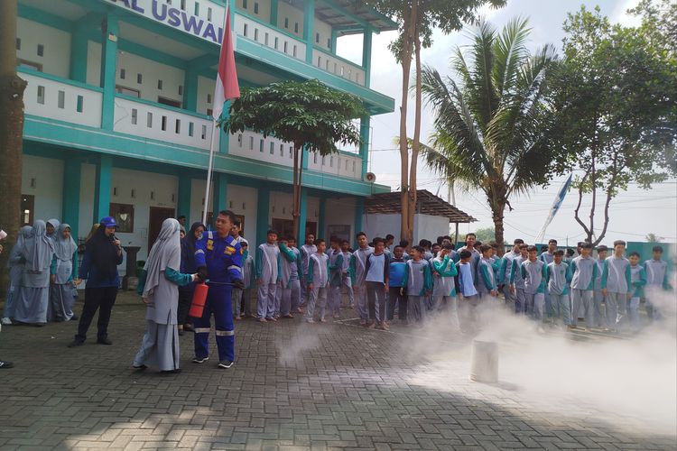 Cerita Pelajar Banyuwangi Dibekali Ilmu Hadapi Kebakaran Saat MPLS