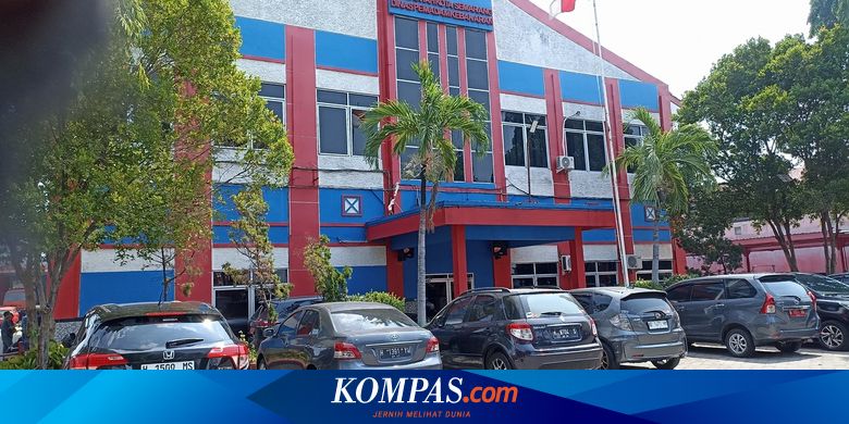 KPK Geledah Kantor Damkar Kota Semarang, Penyidik Keluar Masuk Ruangan