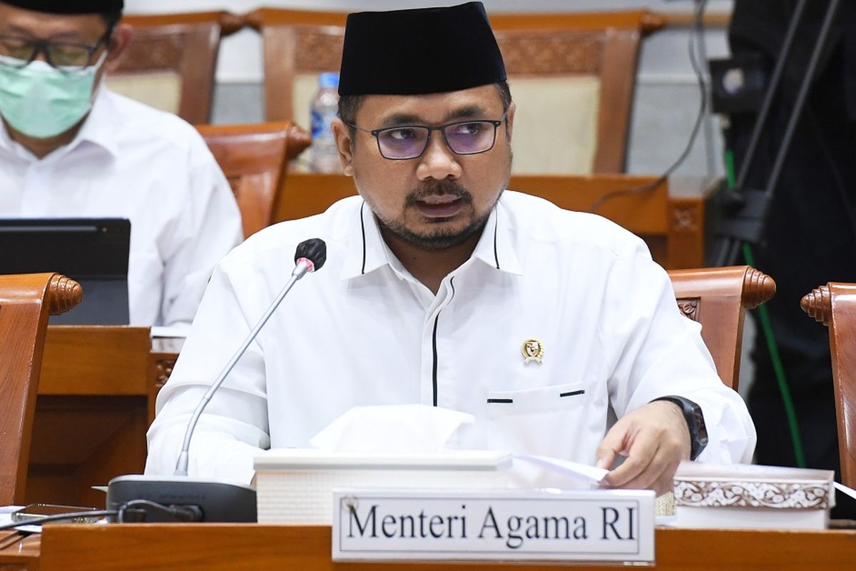 Minister of Religious Affairs Yaqut Cholil Qoumas discusses the hajj pilgrimage in Saudi Arabia and other issues at a hearing with the House of Representatives' Commission VIII in the Parliament Building in Jakarta, Friday (31/5/2021).  ANTARA FOTO/Hafidz Mubarak A/hp.