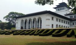 Jabar Buka Lowongan Sekda, Pejabat Daerah Lain Bisa Ikut Melamar