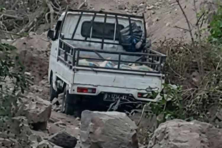 Mobil Pikap Terjebak Saat Gempa Guncang Palau Palue, Sopir dan 2 Penumpang Selamat