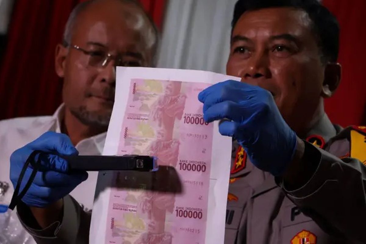 Uang Palsu Ratusan Triliun Dicetak di Kampus UIN Makassar, Peredaran Uang Palsu UIN Makassar di Masyarakat Disebut Tembus Rp 745 Triliun, Ini Penjelasan Bank Indonesia.