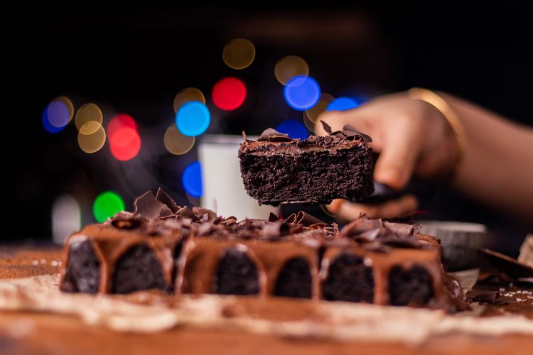 Jangan terlalu lama memanggang brownies agar tak terlalu kering.