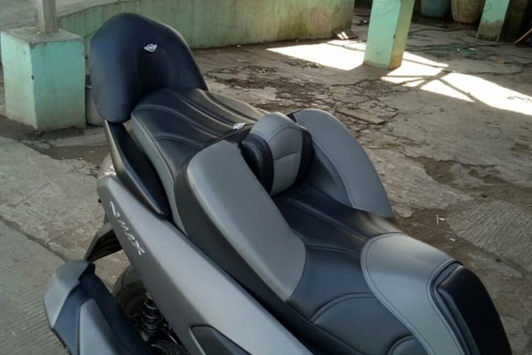 Salah satu model jok modifikasi untuk Yamaha NMAX dan XMAX.