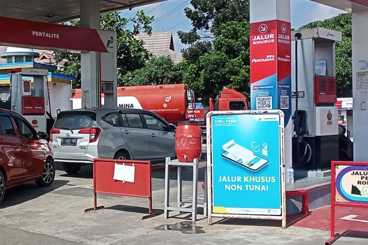 Penggunaan Aplikasi Mypertamina untuk membeli Bahan Bakar Minyak (BBM) jenis Pertalite dan Solar bersubsidi dikeluhkan supir angkot di Kabupaten Bandung, Jawa Barat.
