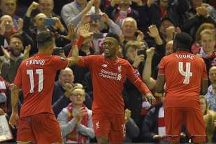 Para pemain Liverpool merayakan gol ke gawang Villarreal, dalam laga semifinal kedua Liga Europa di Stadion Anfield, Kamis (5/5/2016) atau Jumat dini hari WIB.