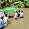 Video Viral Warga Gotong Keranda Jenazah Seberangi Sungai di Lampung