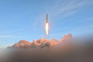 Iran Luncurkan Rudal ke Israel Dini Hari, Hizbullah Siap Hadapi Perang Panjang