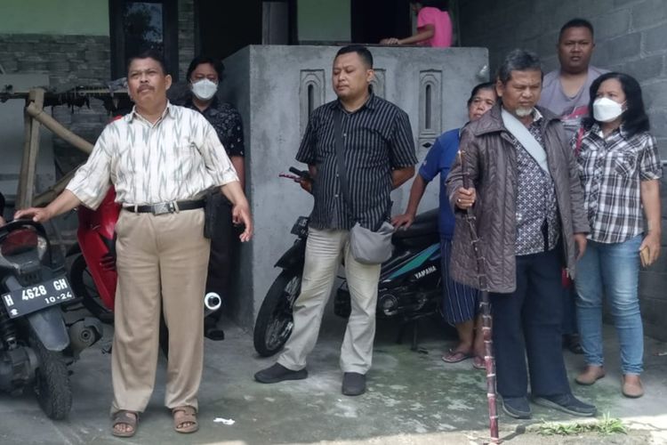 Warga korban penipuan pembelian kavling murah di Sapen Ungaran Barat Kabupaten Semarang berharap kepastian status tanah yang dibelinya.