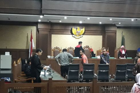 Sidang Pemeriksaan Terdakwa Ditunda karena Zumi Zola Sakit