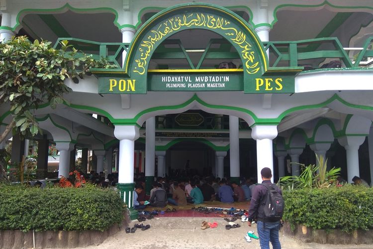 Pondok Pesantren Hidayatul Mubta?din