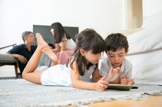 5 Hal Pertimbangan Orangtua Sebelum Memberikan "Smartphone" kepada Anak
