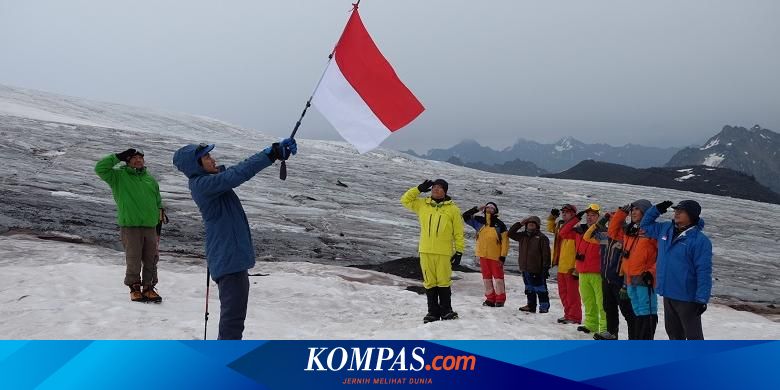 Hut Ri Bendera Merah Putih Berkibar Di Gunung Tertinggi Di Eropa