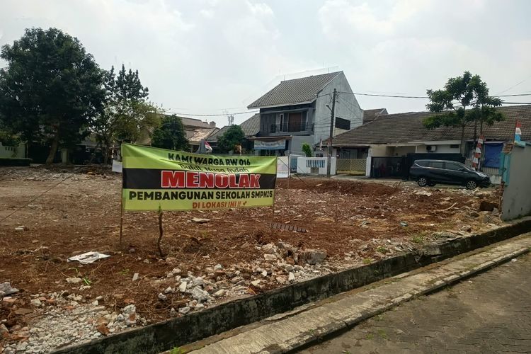 Lebar Jalan Cuma 4 Meter, Pembangunan SMPN 25 Tangsel Ditolak Warga karena Khawatir Macet
