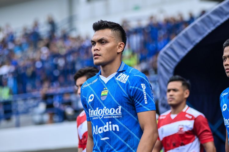Rachmat Irianto gelandang serba bisa Persib Bandung yang menjadi langganan Timnas Indonesia.