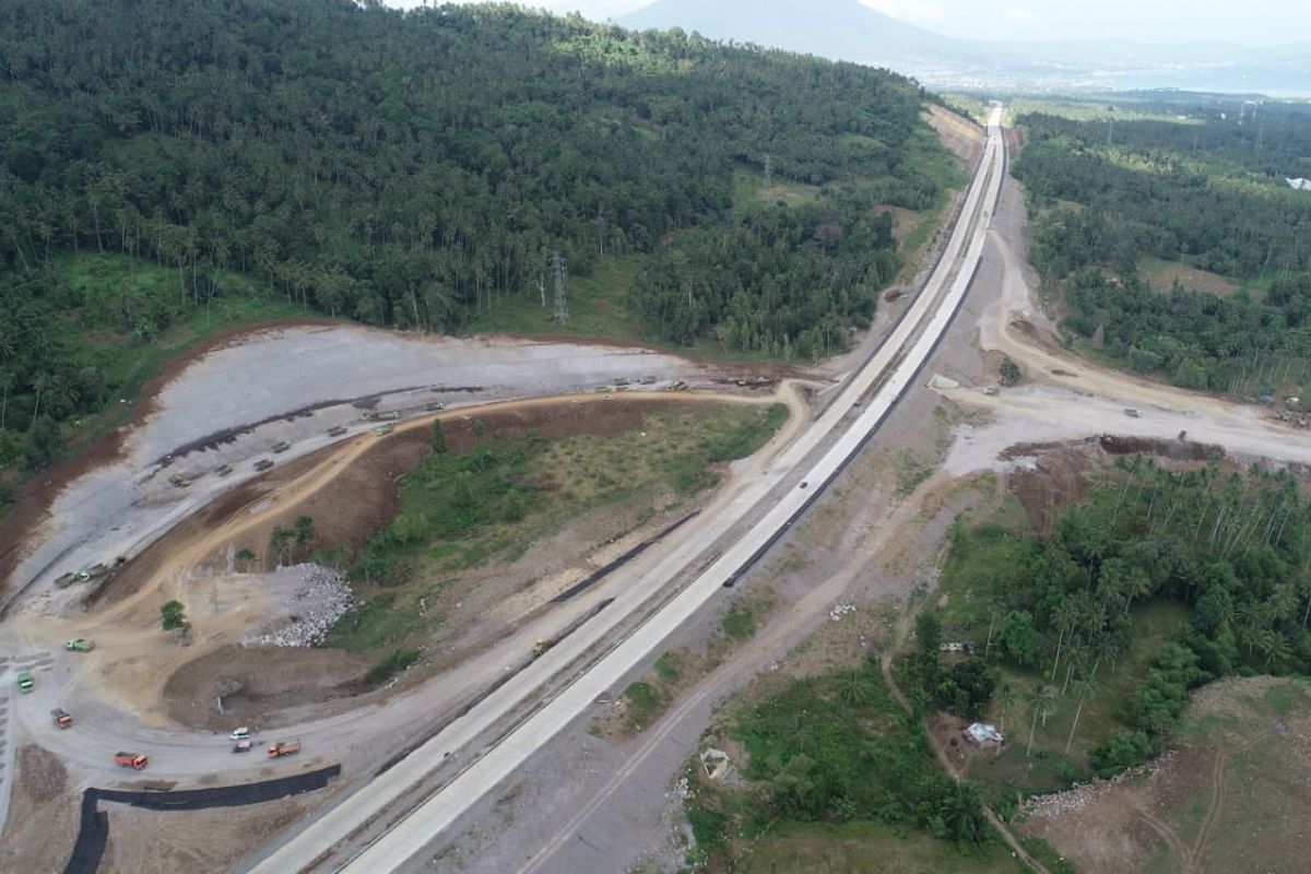 Jalan Tol Manado-Bitung