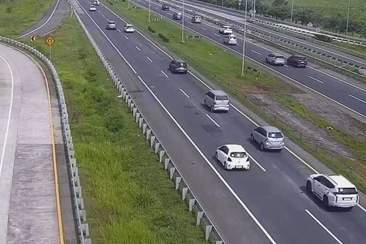 35.000 Kendaraan Melintas di Tol Cipali Arah Jakarta Sejak Pagi