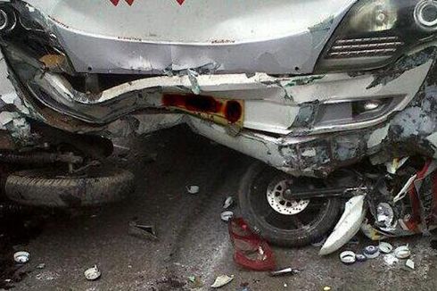 Tips Keselamatan Berkaca dari Kecelakaan MPV di Senayan