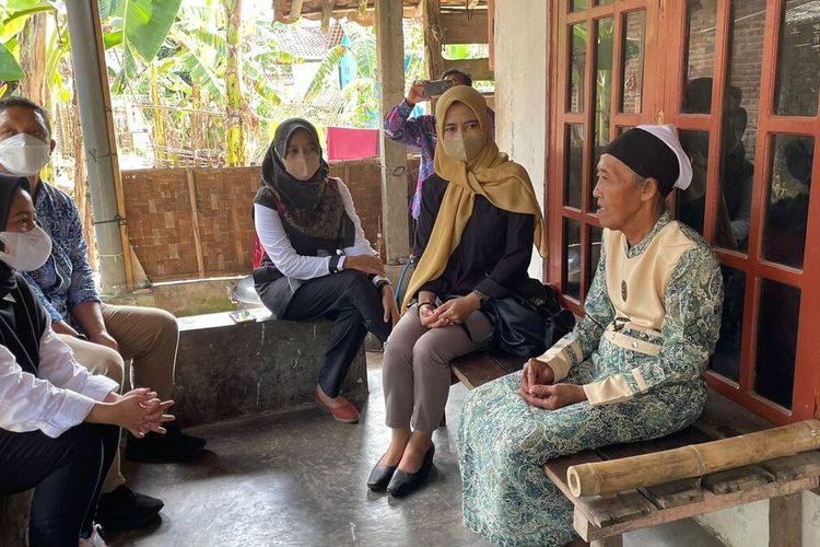 Tim BLT-D Satgassus TPK Pencegahan Mabes Polri melakukan monitoring penyaluran bansos di Kabupaten Kebumen, Jawa Tengah.