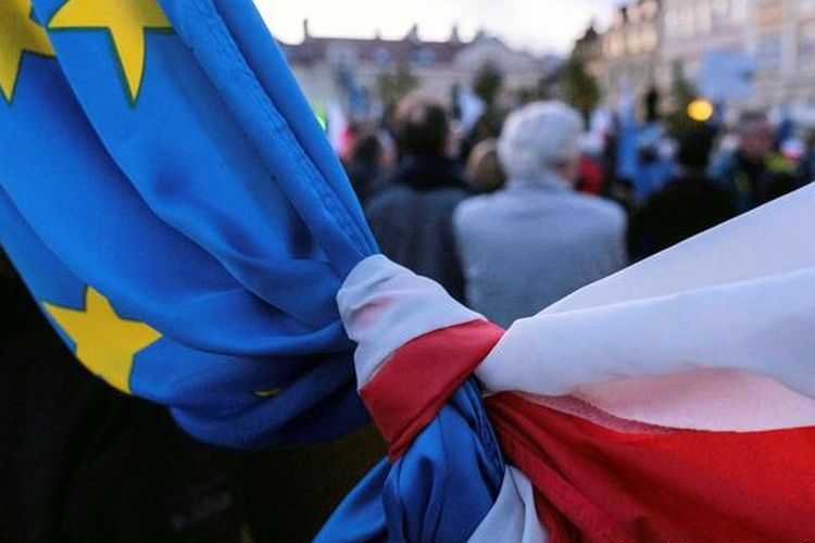 Pengadilan tinggi UE telah memutuskan pada bulan Juli bahwa Kamar Disiplin baru Mahkamah Agung Polandia tidak menjamin imparsialitas.
