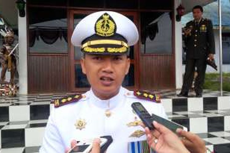 Komandan Pangkalan TNI  Angkatan Laut Nunukan Letkol (Laut) Hresang Wisanggeni, berantas ilegal fishing dan perampokan laut di perairan perbatasan TNI AL membutuhkan pengisian BBM dan kapal cepat.