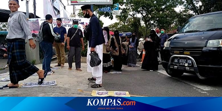 [POPULER NUSANTARA] Di Medan, Warga Injak Poster Presiden Perancis | Prajurit TNI Dikeroyok Anggota Klub Moge